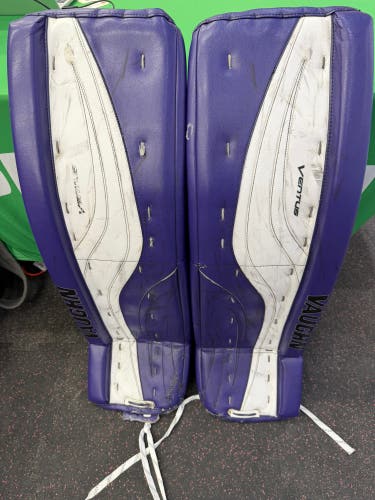 35" Senior Vaughn Ventus SLR Goalie Leg Pads Pro Stock (Used)