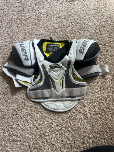 Small Junior Bauer Supreme S170 Shoulder Pads (Used)