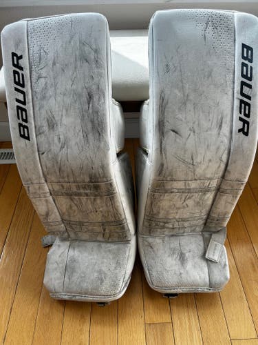 Medium Bauer GSX Goalie Leg Pads (Used)