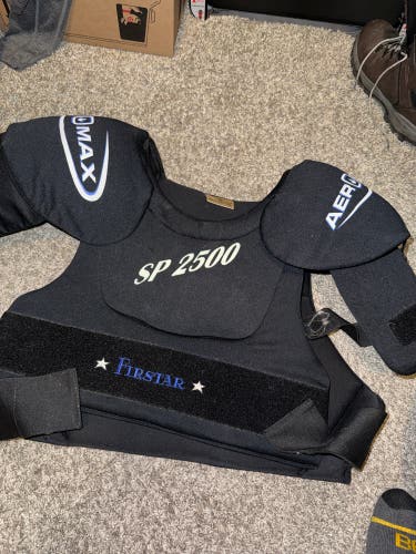 Men's firstar sp2500 XL Senior Shoulder Pads (Used)