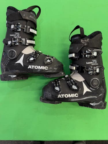 Mondo 25 & 25.5 Atomic Hawx Ski Boots Soft Flex (Used)