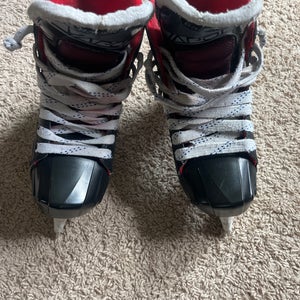 Bauer Vapor X2.7 Hockey Goalie Skates Regular Width Size 4 (Used)
