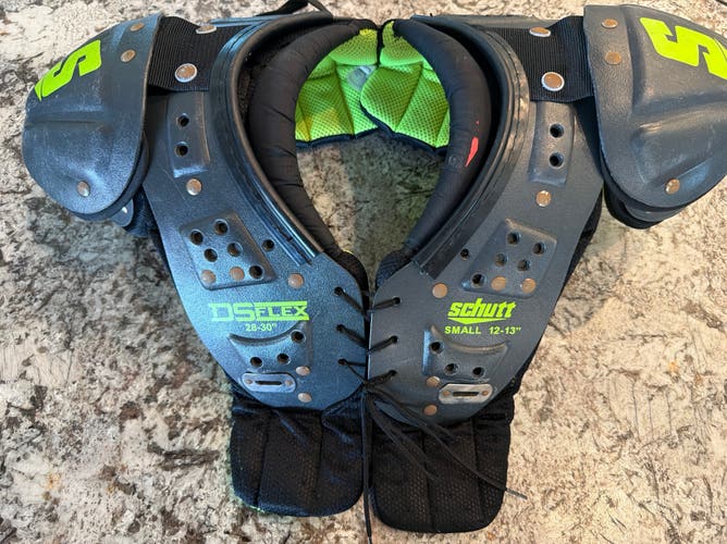 Small Youth Schutt DS Flex Shoulder Pads (Used)