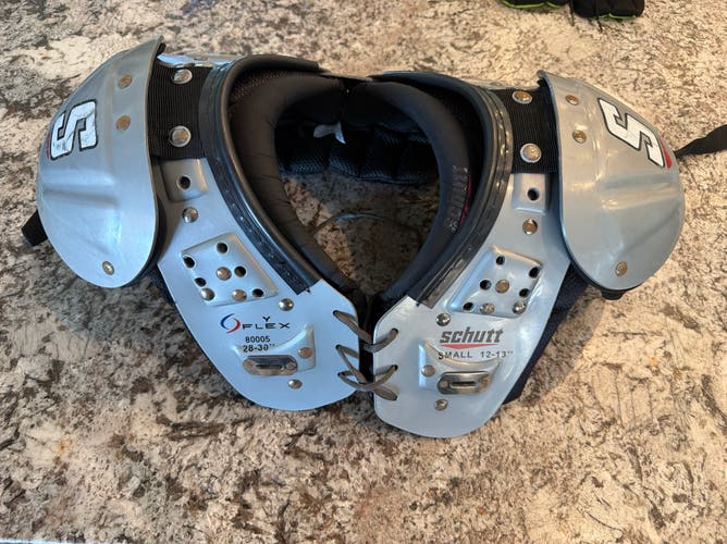 Small Youth Schutt Y Flex Shoulder Pads (Used)