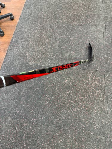 Junior CCM JetSpeed FT7 Pro Hockey Stick Right Handed P28 30 Flex (Used)
