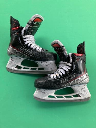 Intermediate Bauer Vapor 3X Hockey Skates | Size 6 Fit 2