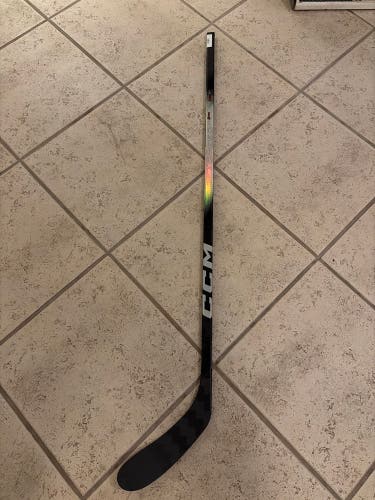 Youth CCM JetSpeed FT8 Pro Right Handed Hockey Stick P28 30 Flex (New)