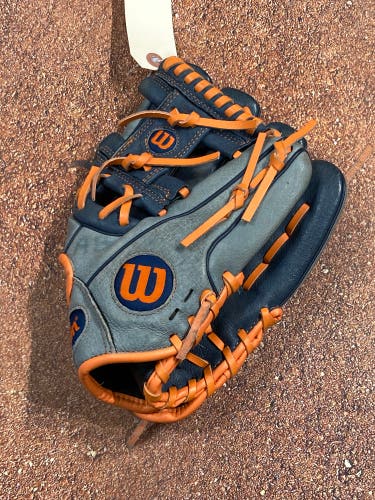 Used Wilson A450 Right Hand Throw Baseball Glove 11.5"
