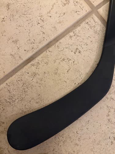 Junior CCM JetSpeed FT8 Pro Right Handed Hockey Stick P88 50 Flex (via a New)