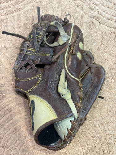 Brown Mizuno Classic Pro Soft RH Baseball Glove 11.25" (Used)