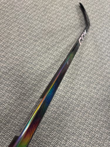 Senior Black CCM JetSpeed FT8 Pro Right Handed Hockey Stick P28+1/4 70 Flex (New)
