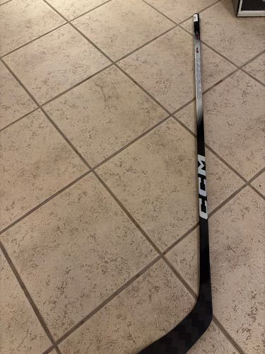 Intermediate CCM JetSpeed FT8 Pro Right Handed Hockey Stick P28 55 Flex (New)
