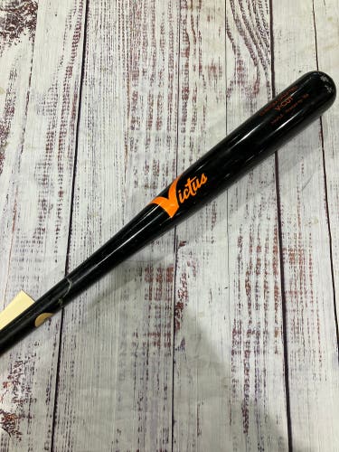 Victus V-Cut Bat Maple 32" (Used)