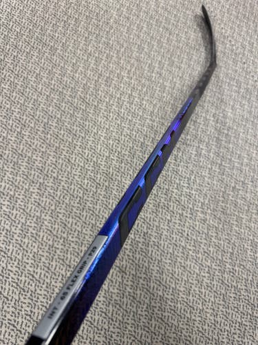 Intermediate CCM Ribcor Trigger 10 Pro Right Handed Hockey Stick P29 65 Flex (New)