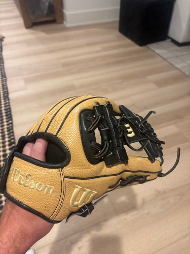 2024 Wilson DP15 A2000 RH Infield Baseball Glove 11.5" (Used)