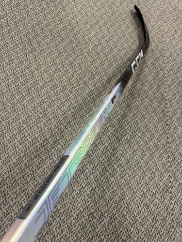 Intermediate CCM JetSpeed FT8 Pro Right Handed Hockey Stick P28+1/4 65 Flex (New)