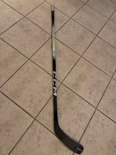 Senior CCM JetSpeed FT8 Pro Right Handed Hockey Stick P28 75 Flex (New)