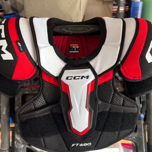 Men's Large Junior CCM JetSpeed FT680 Shoulder Pads (Used)