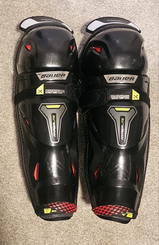 Senior Bauer Vapor Hyperlite 15" Shin Pads (Used)