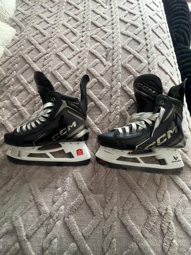 Black 2024 CCM Tacks XF Pro Hockey Skates Regular Width 7 (New)