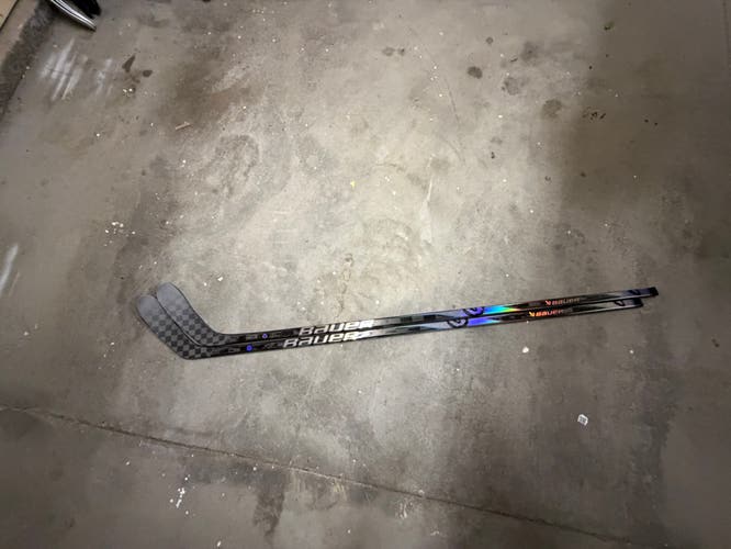 2 pack Senior Bauer Proto2 Right Handed Hockey Stick P28 77 Flex (New)