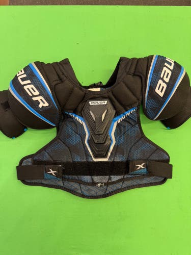 Medium Intermediate Bauer X Shoulder Pads (Used)