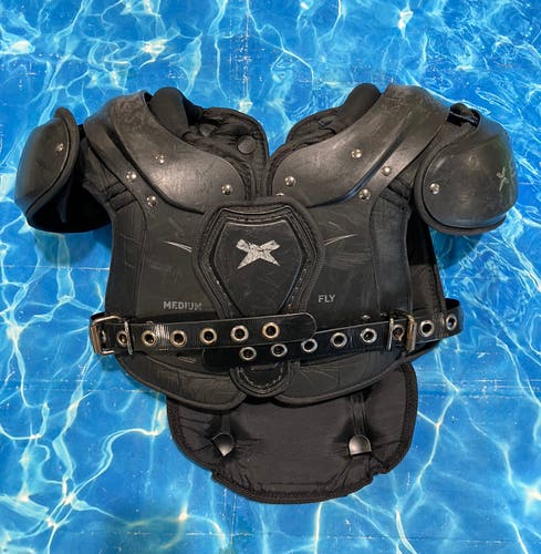 Medium Youth Xenith Fly Shoulder Pads (Used)