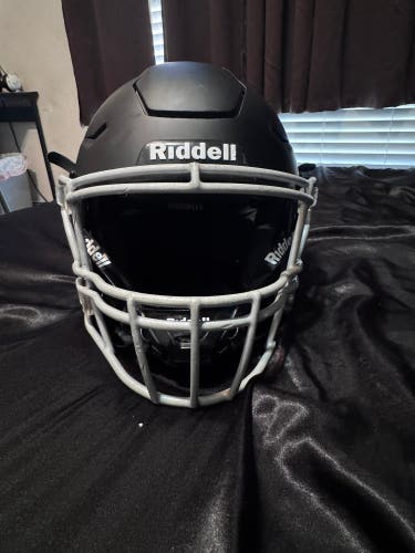 Adult Small Riddell SpeedFlex Helmet (Used)