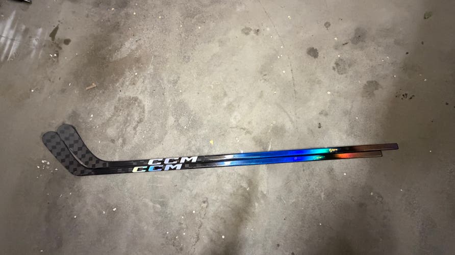 2 pack Senior CCM JetSpeed FT8 Pro Right Handed Hockey Stick P29 75 Flex Pro Stock (New)