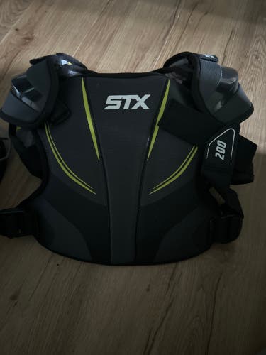 Medium Youth STX Stallion 200 Shoulder Pads (New) Elbow/Arm Pads