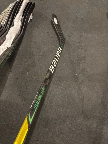 Senior Bauer Supreme Ultrasonic Left Hand Hockey Stick P88 77 Flex (Used)
