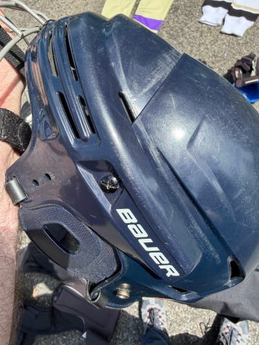 Large Bauer 2100 Helmet (Used)