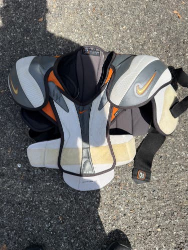 Men's Large Senior Nike Shoulder Pads (Used)