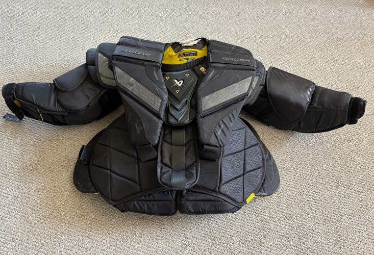 Medium Bauer Shadow Goalie Chest Protector (Used)