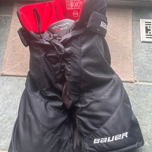 Men's Senior Small Bauer Vapor X900 Hockey Pants (Used)