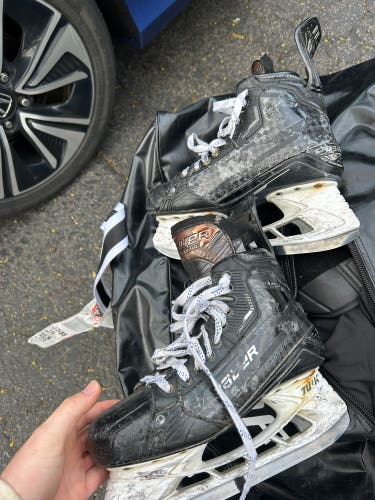 2022 Bauer Supreme Mach Hockey Skates 7 profile 3 (Used)