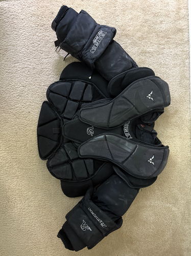 Vaughn Velocity V5 7800 Goalie Chest Protector (Used)