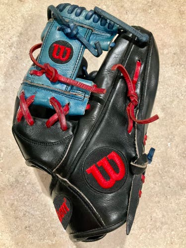 Wilson A2000 RHT Infield Baseball Glove 11.75" (Used)