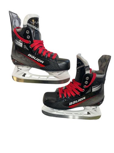 Used Bauer VAPOR X3 Intermediate Hockey Skate Intermediate 5.5 11873-S000236030
