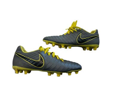 Used Nike Soccer Cleats Grey Senior 7 11873-S000236551