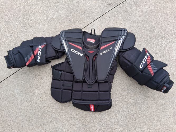INT Large CCM Extreme Flex Shield 7.9 Goalie Chest Protector (Used)