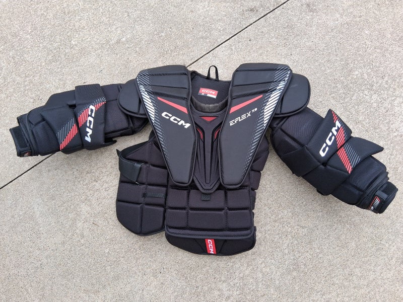 INT Large CCM Extreme Flex Shield 7.9 Goalie Chest Protector (Used)