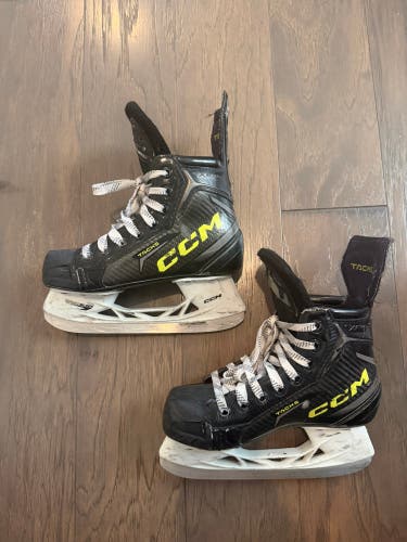Black 2024 CCM Tacks XF Pro Hockey Skates Regular Width Youth 13.5 (Used)