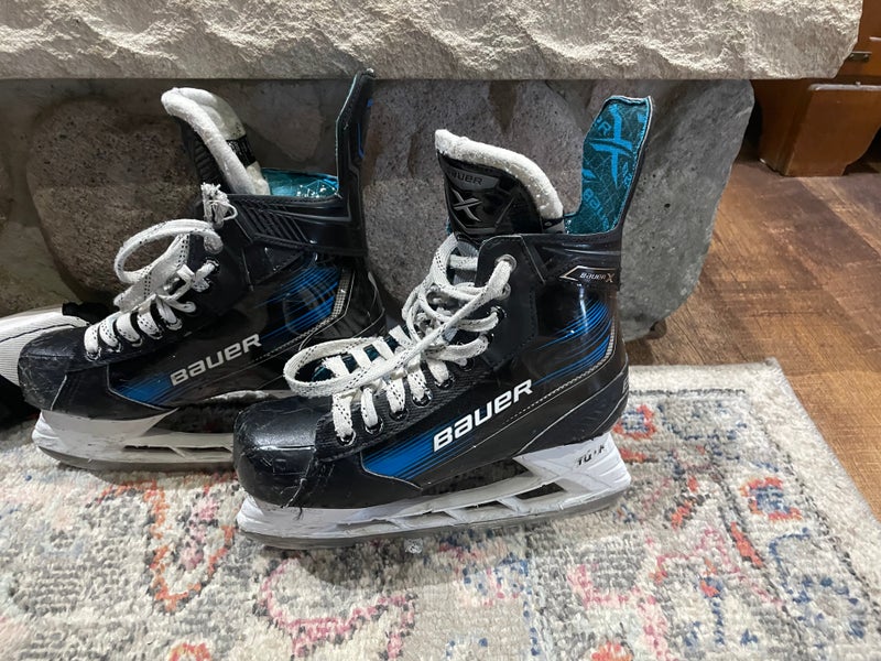Black Bauer BTH20 Supreme Comp (SMU) Hockey Skates Regular Width 6 (Used)