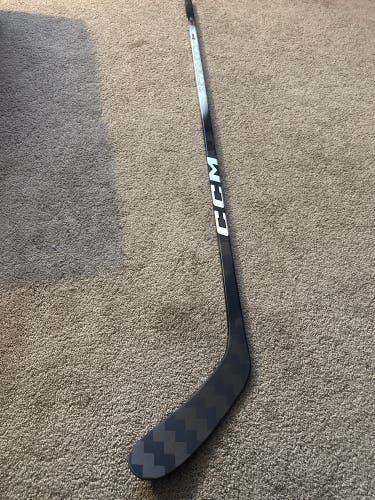 Intermediate CCM JetSpeed FT8 Pro Right  Hand Hockey Stick P28 55 Flex (New)