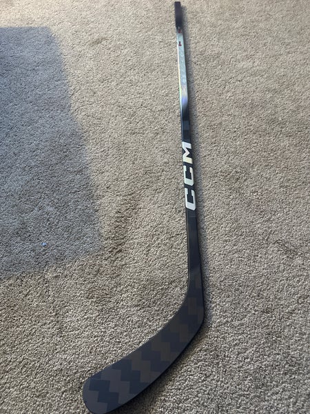 Junior CCM JetSpeed FT8 Pro Right Hand Hockey Stick P29 40 Flex (New)