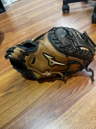Mizuno Global Elite GXCII RH Catcher's Baseball Glove 32.5" (Used)