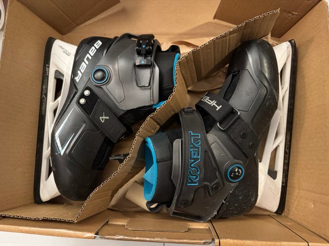 Bauer Konekt HF3 Goalie Skates, Senior size 7 (Used) + Konekt HF3 Liner (New)