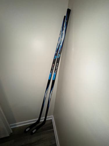 Senior Bauer Vapor Flylite Right Handed Hockey Stick P28 87 Flex (New) 2-Pack