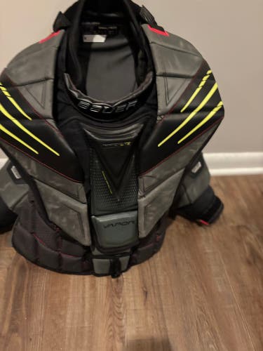 Small Bauer Hyperlite Goalie Chest Protector (Used)